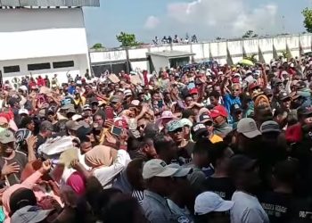 Lautan Manusia Banjiri Pelataran Stadion, Siap Menangkan Maryadat