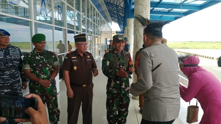 Dandim 1804/Kaimana Menyambut Kapolres Kaimana Yang Baru