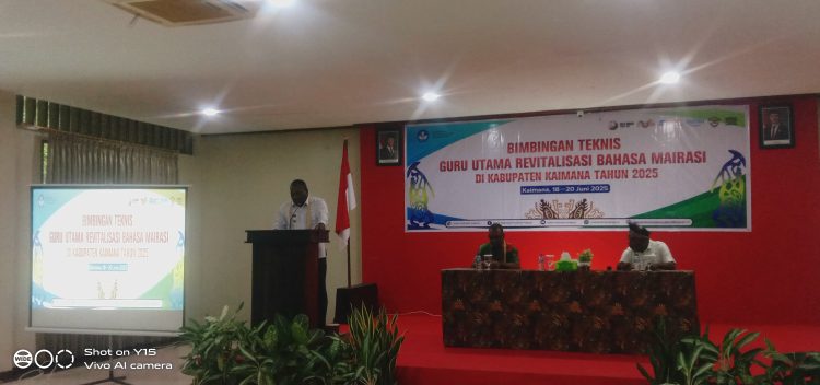 Wabup Isak Waryensi; Bahasa Daerah harus dimasukan dalam Muatan Lokal