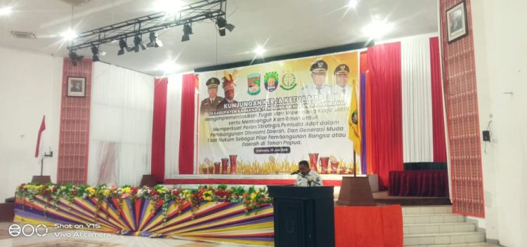 Wakili Bupati, Asisten dua Bidang Hukum Buka Kegiatan Kunker MRP di Kaimana