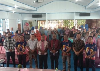 Wabup Isak Waryensi ajak pemuda buka usaha