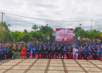 Upaca Hari Kesaktian Pancasila di halaman Kantor Bupati Kaimana