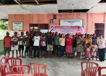 Mimi Selly reses di kampung Kamaka; Ruang kelas, Malam jadi tempat nginap, siang jadi tempat belajar.