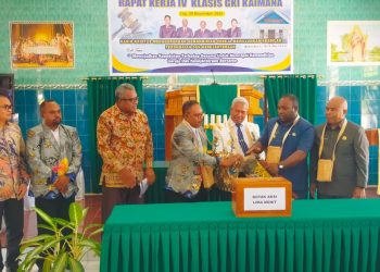 Wabup Isak Waryensi Buka raker ke – IV Klasis GKI Kaimana
