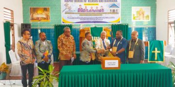 Wabup Isak Waryensi Buka raker ke – IV Klasis GKI Kaimana
